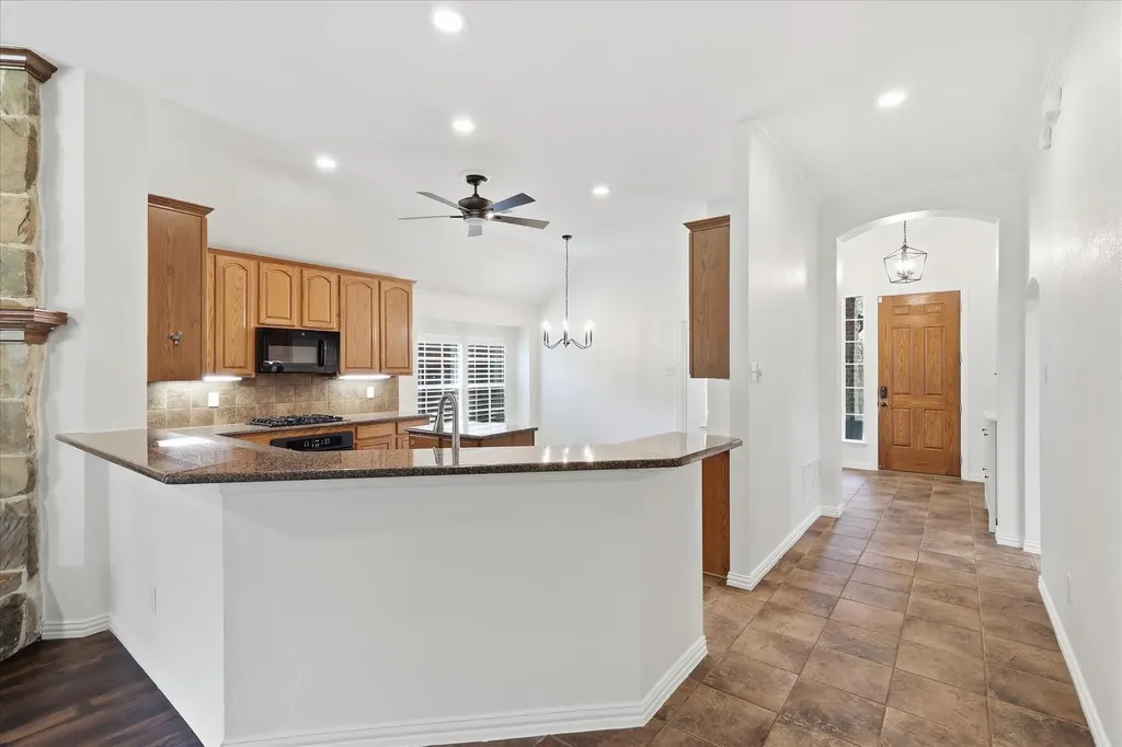 8210 Carter Street Lantana TX 76226