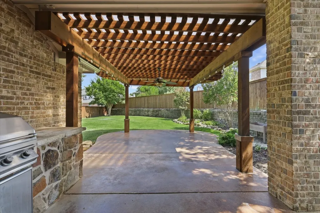 8210 Carter Street Lantana TX 76226