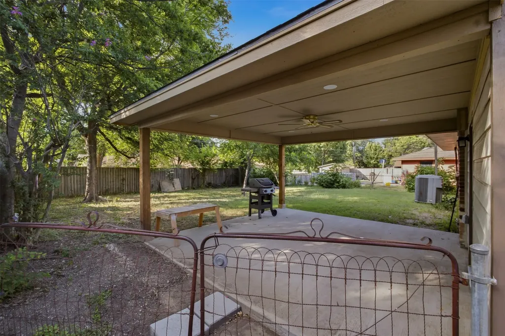 4577 Bonanza Lane Dallas TX 75211