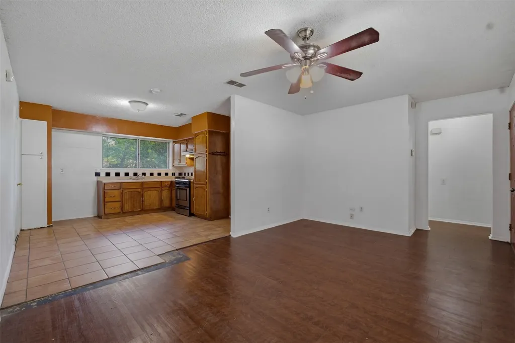4577 Bonanza Lane Dallas TX 75211
