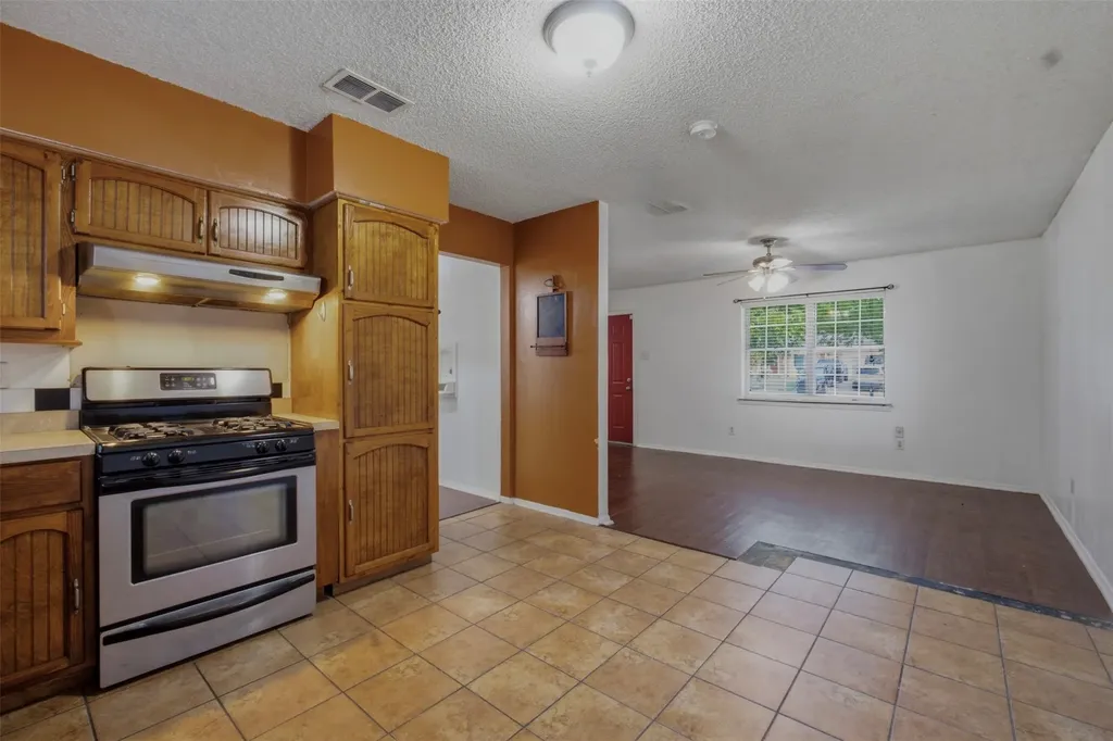 4577 Bonanza Lane Dallas TX 75211
