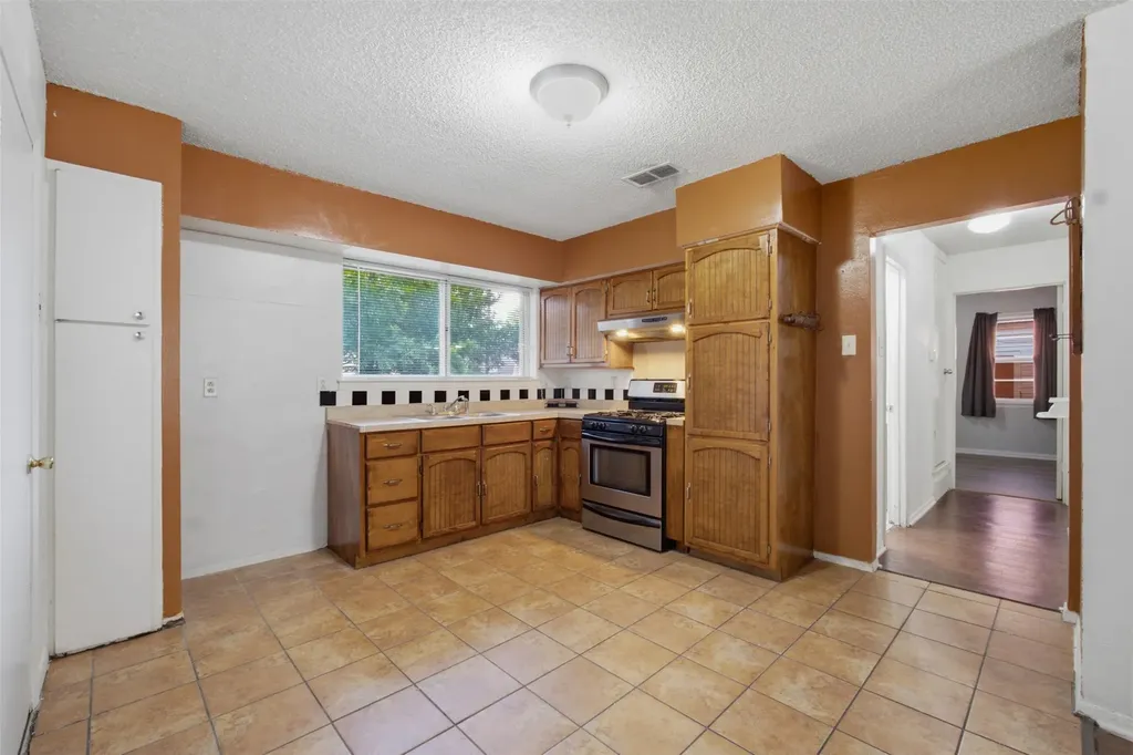 4577 Bonanza Lane Dallas TX 75211