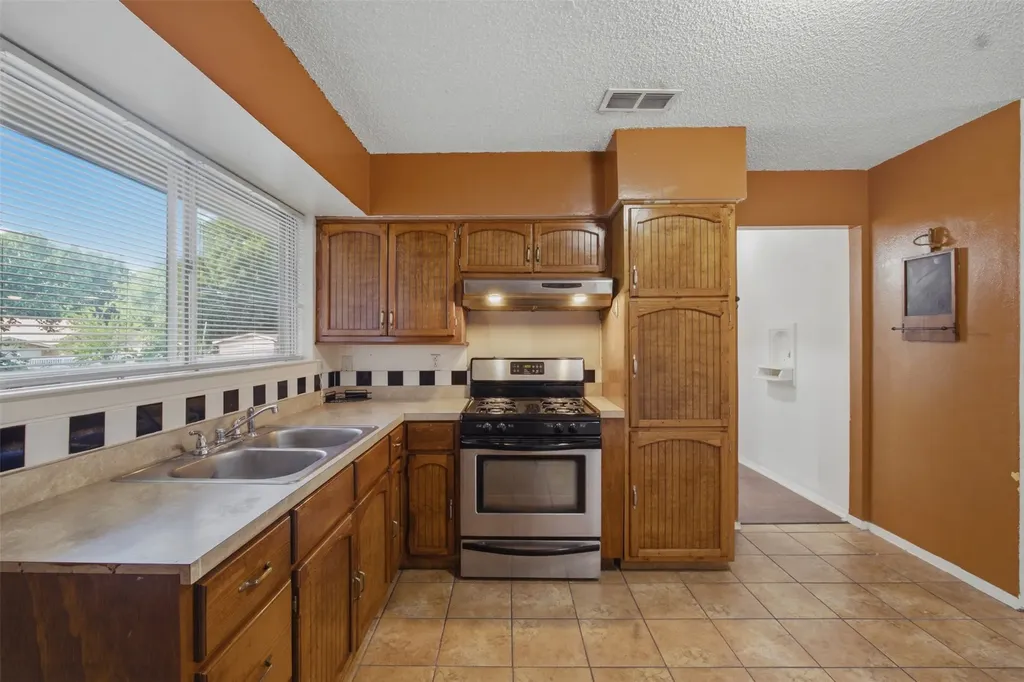 4577 Bonanza Lane Dallas TX 75211