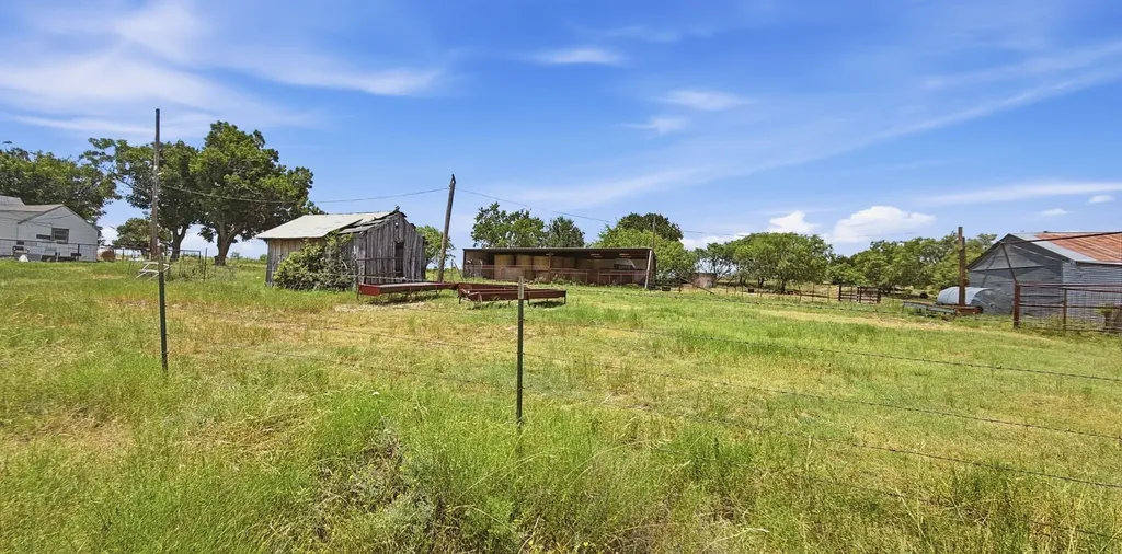 2875 County Road 610 Hamilton TX 76531