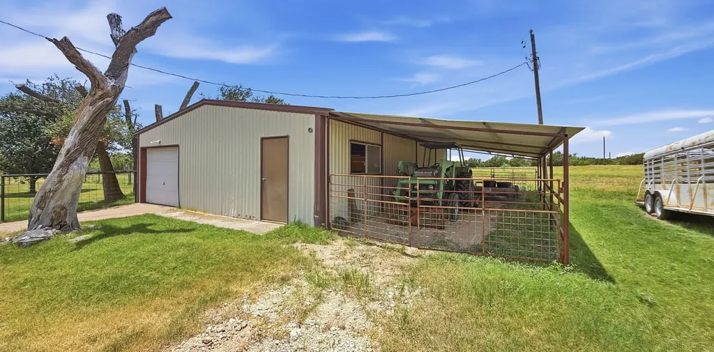 2875 County Road 610 Hamilton TX 76531