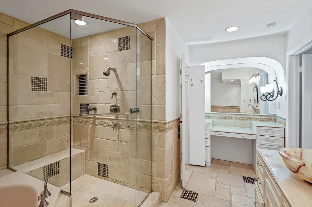 10519 Ravenscroft Drive Dallas TX 75230