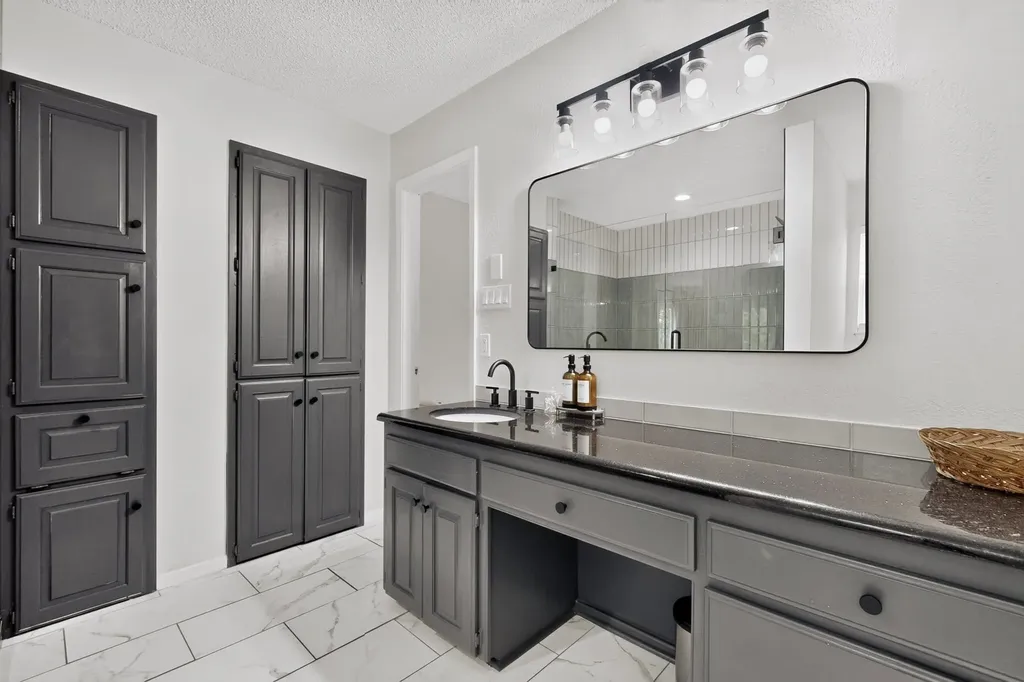 3508 Grande Bulevar Irving TX 75062