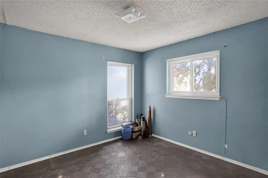 2108 Barton Drive Arlington TX 76010