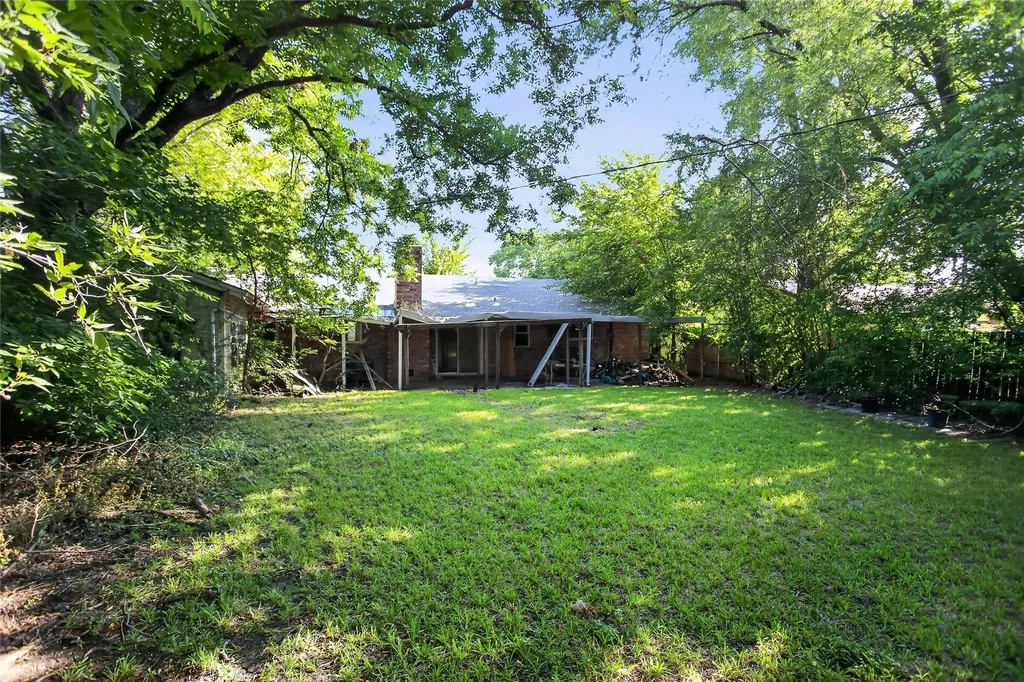 2108 Barton Drive Arlington TX 76010