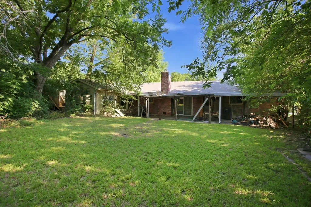 2108 Barton Drive Arlington TX 76010