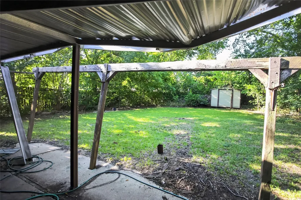 2108 Barton Drive Arlington TX 76010