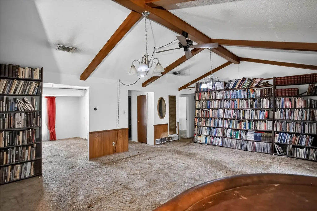 2108 Barton Drive Arlington TX 76010