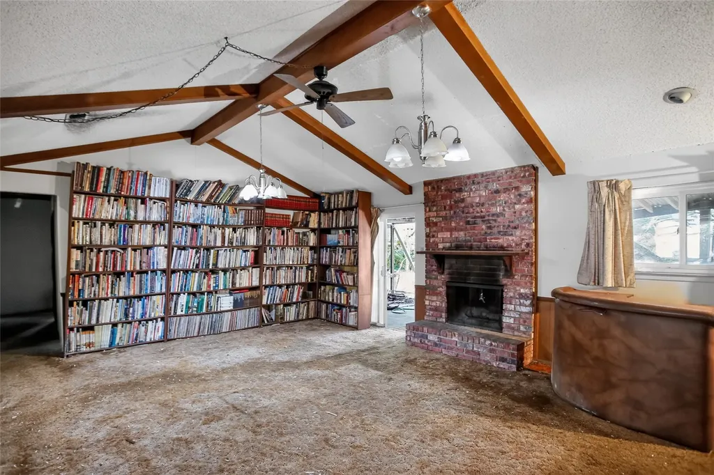 2108 Barton Drive Arlington TX 76010