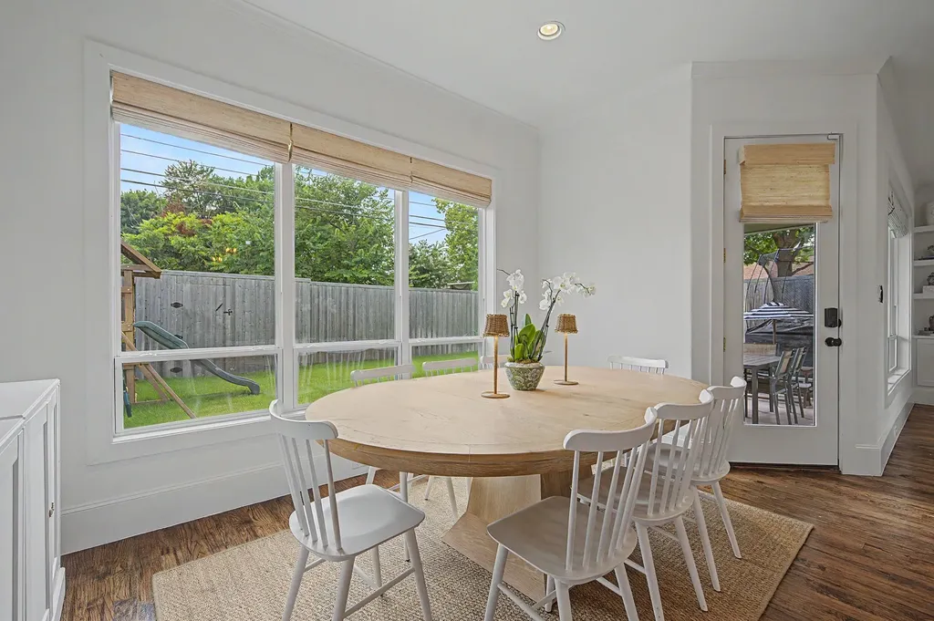 559 Coolair Drive Dallas TX 75218