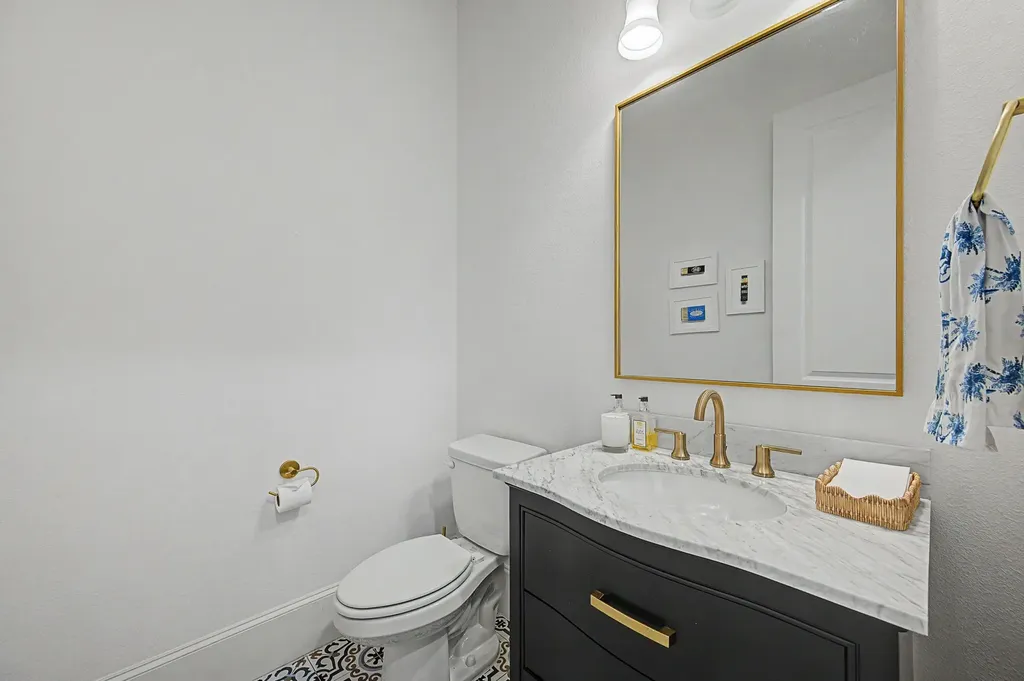559 Coolair Drive Dallas TX 75218
