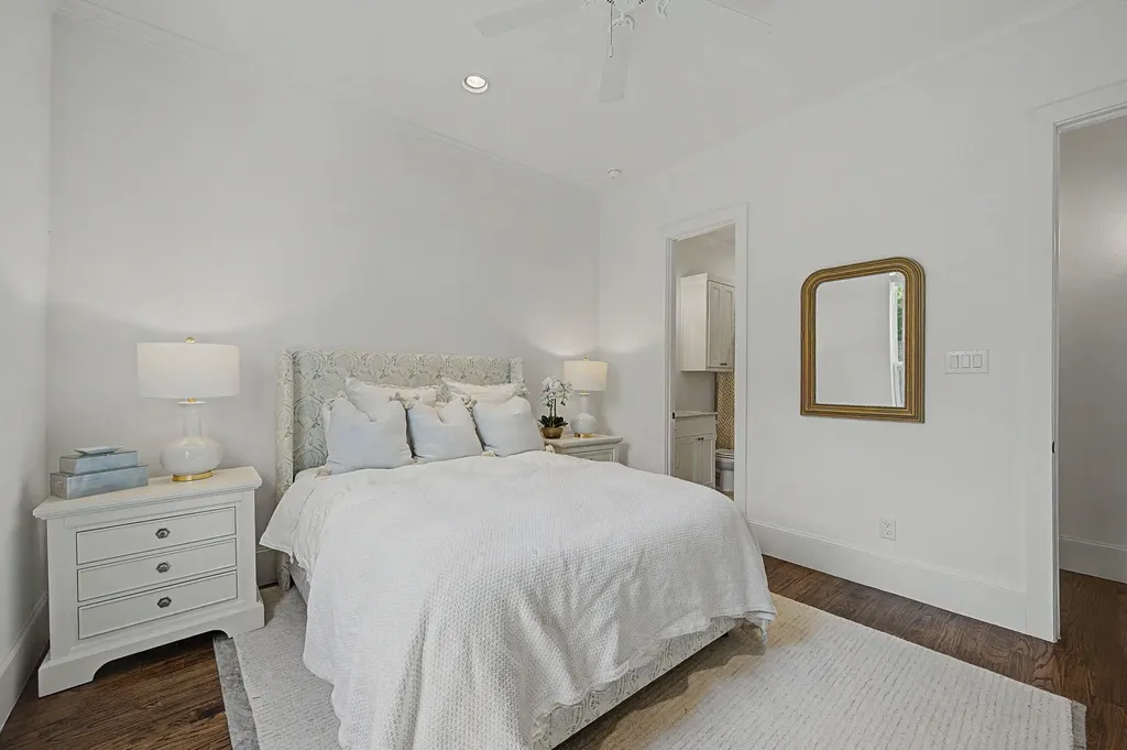 559 Coolair Drive Dallas TX 75218