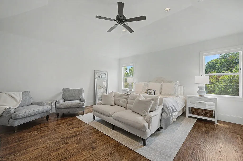 559 Coolair Drive Dallas TX 75218