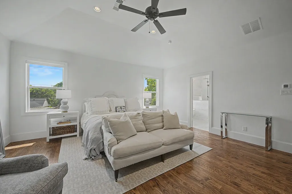 559 Coolair Drive Dallas TX 75218