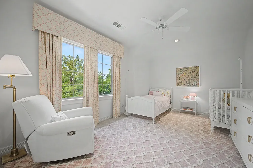 559 Coolair Drive Dallas TX 75218