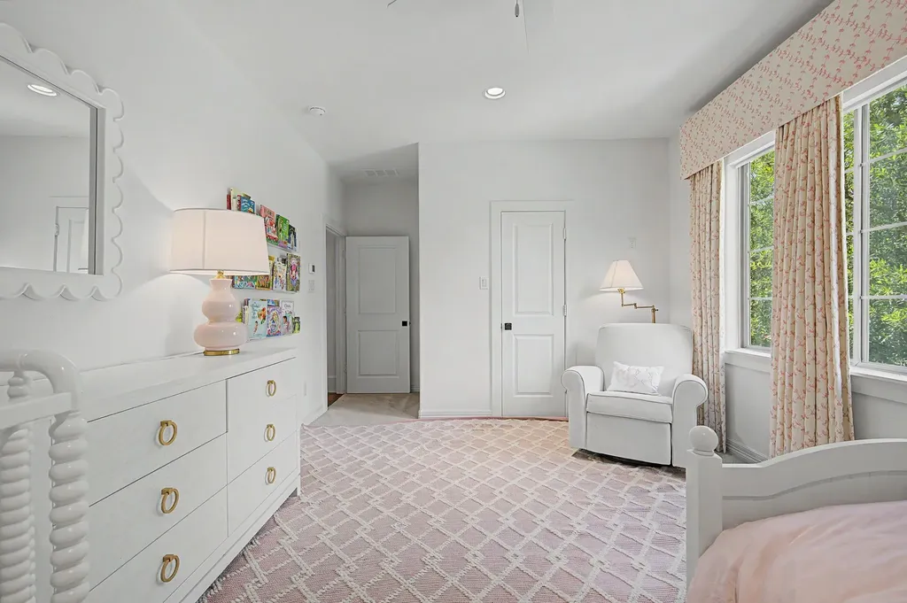 559 Coolair Drive Dallas TX 75218