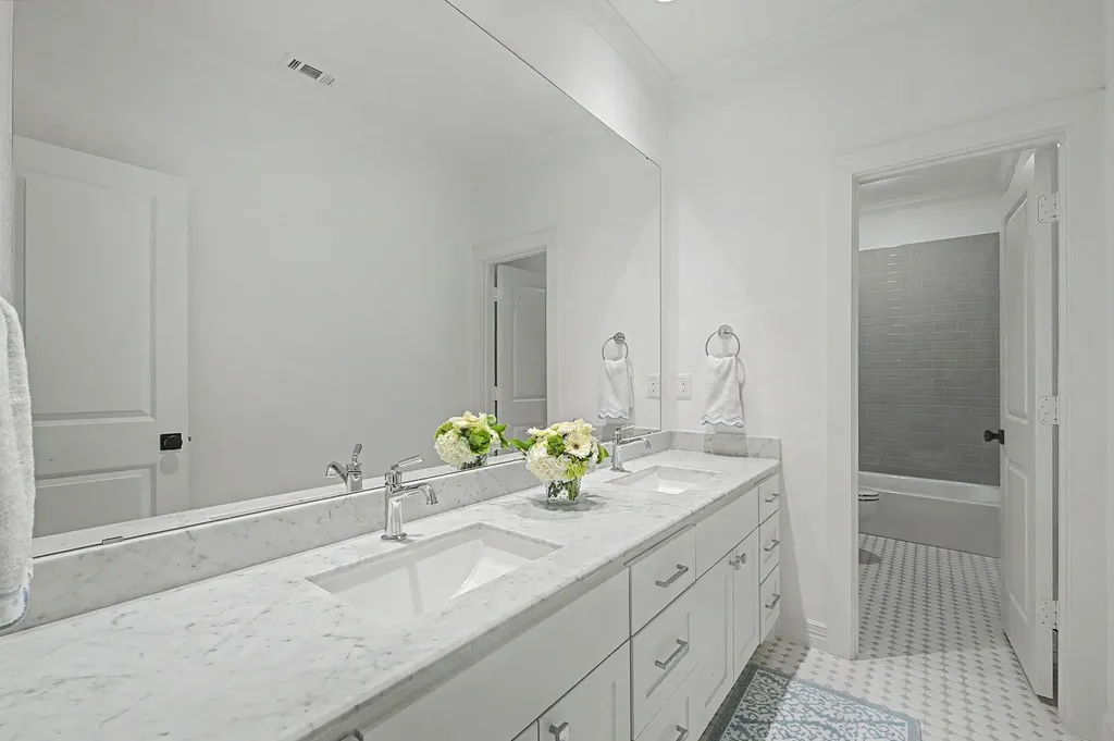 559 Coolair Drive Dallas TX 75218