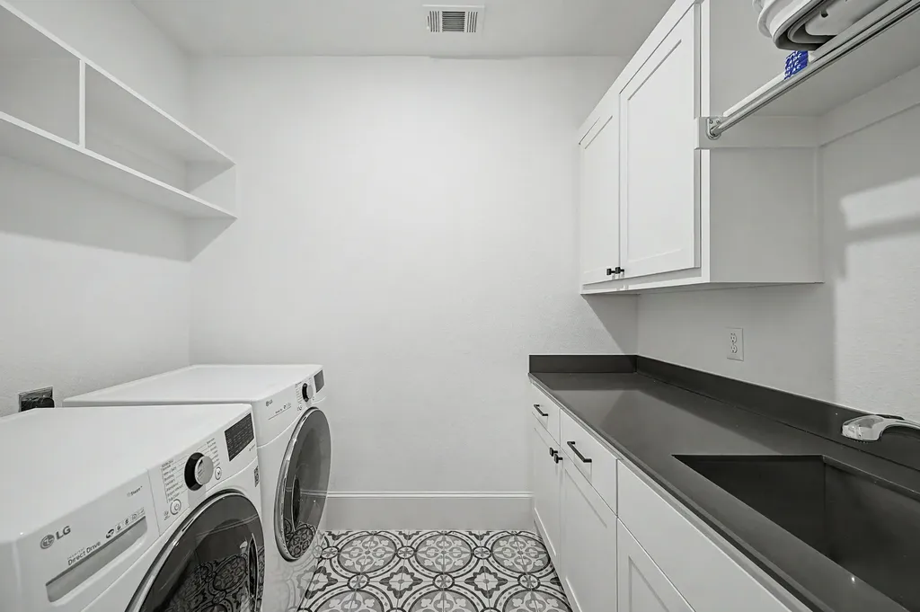 559 Coolair Drive Dallas TX 75218
