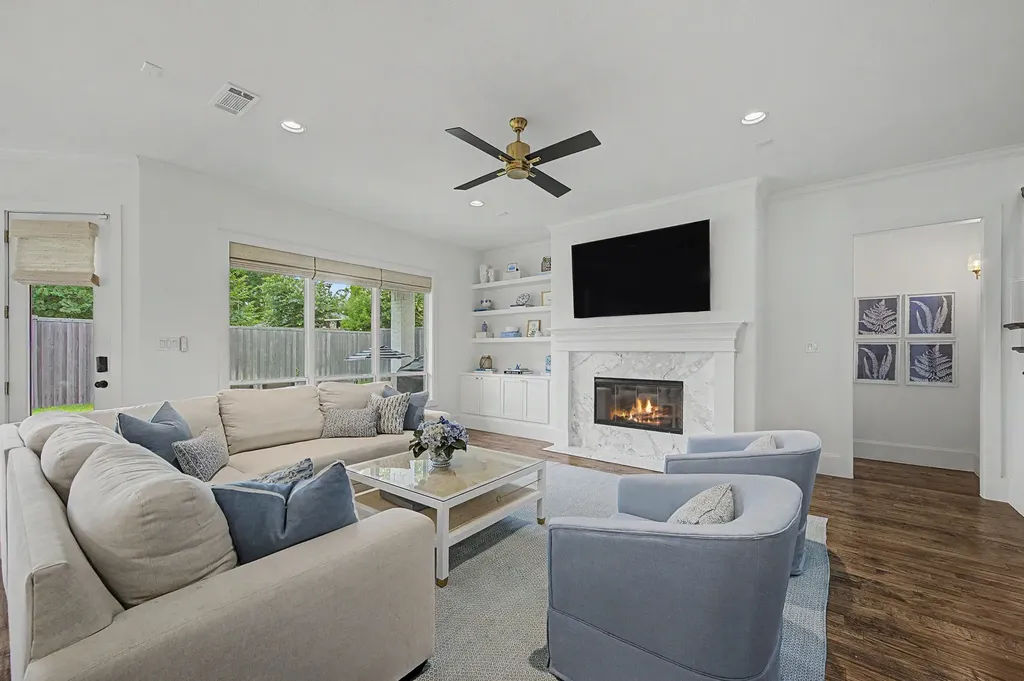 559 Coolair Drive Dallas TX 75218