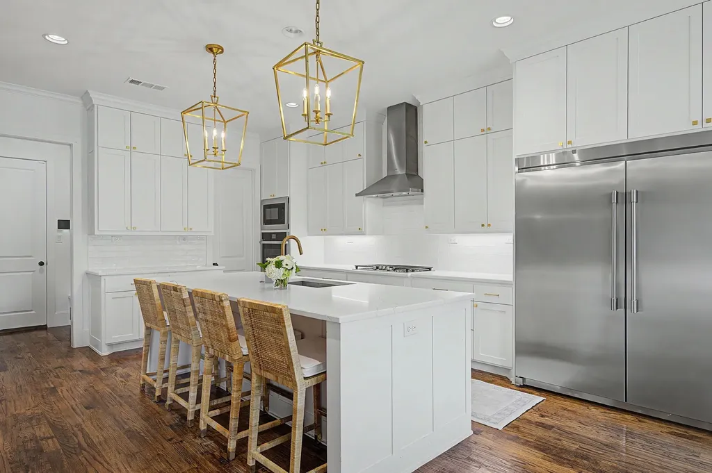 559 Coolair Drive Dallas TX 75218