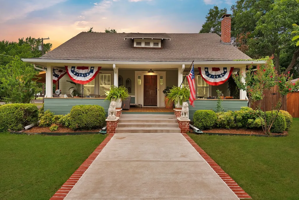 524 N Dallas Street Van Alstyne TX 75495