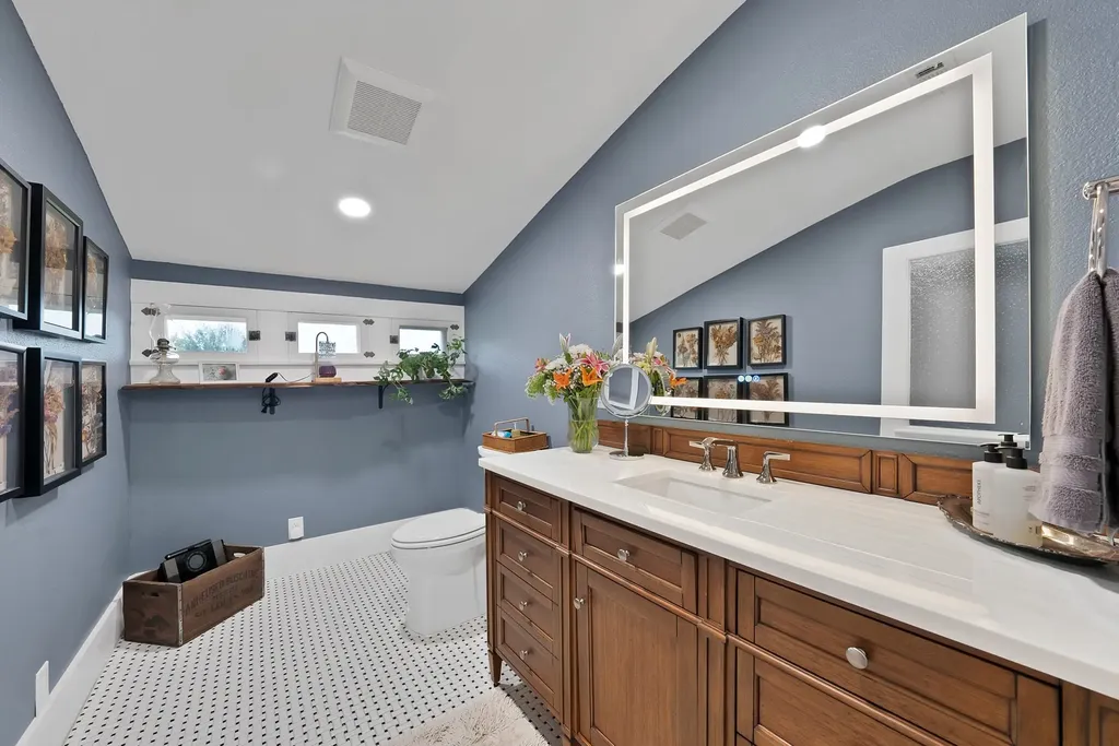 524 N Dallas Street Van Alstyne TX 75495