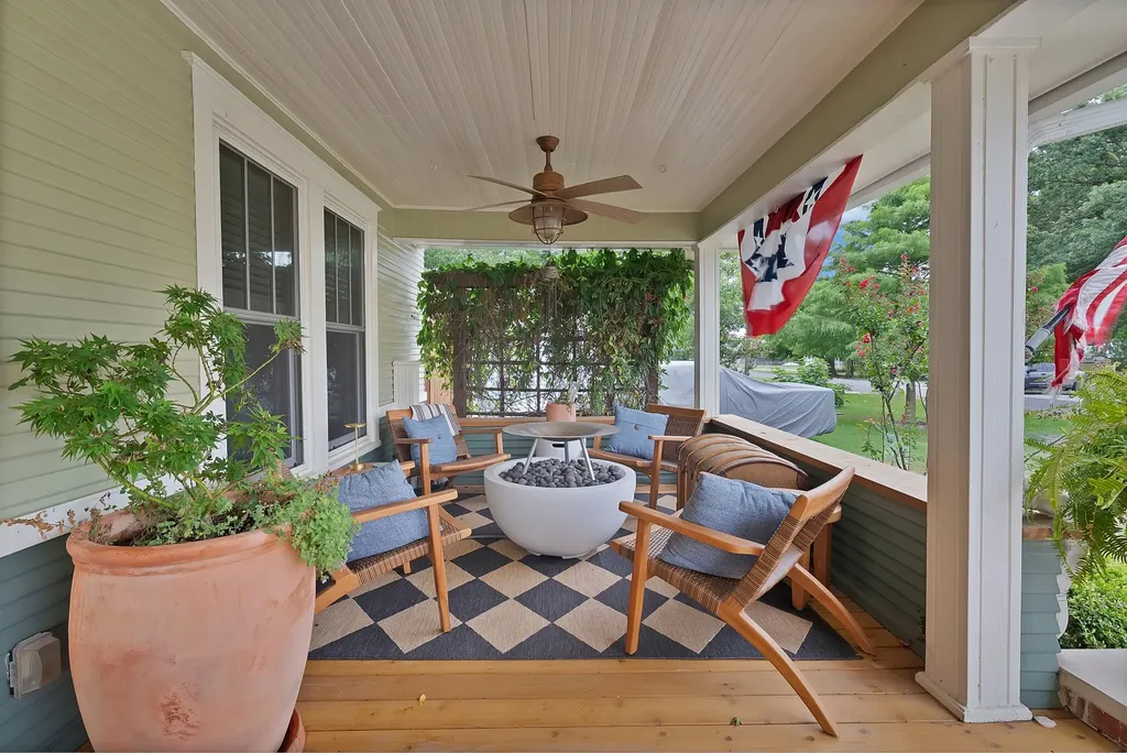 524 N Dallas Street Van Alstyne TX 75495
