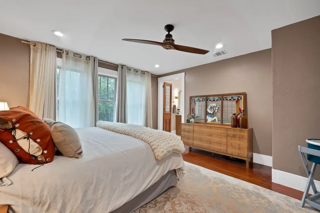 524 N Dallas Street Van Alstyne TX 75495
