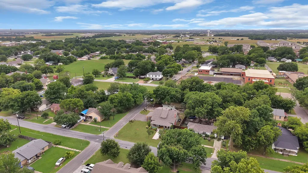 524 N Dallas Street Van Alstyne TX 75495