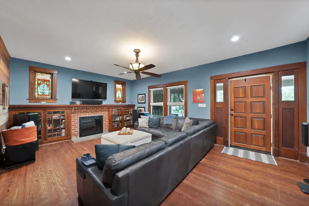 524 N Dallas Street Van Alstyne TX 75495
