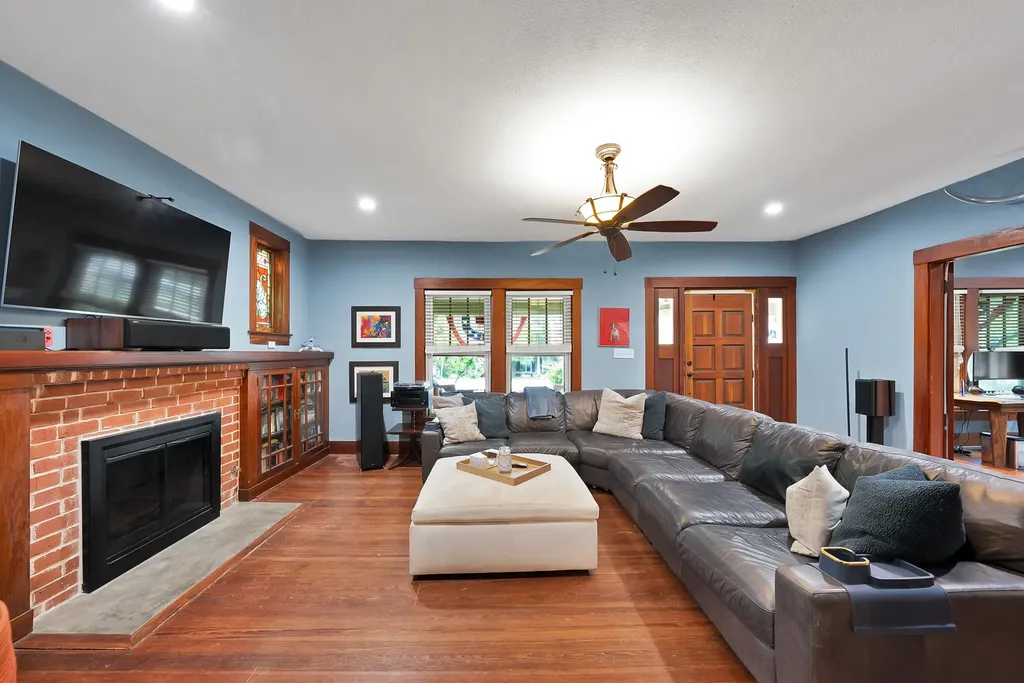 524 N Dallas Street Van Alstyne TX 75495