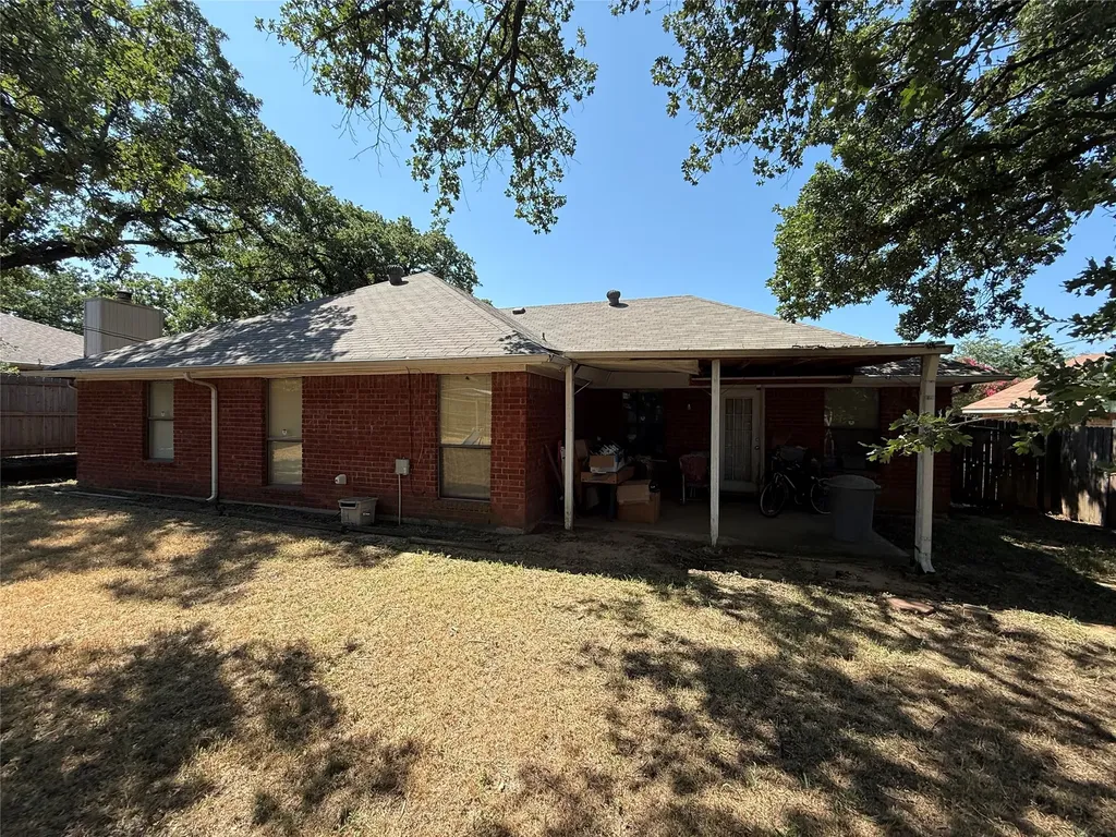 2123 Turf Club Drive Arlington TX 76017