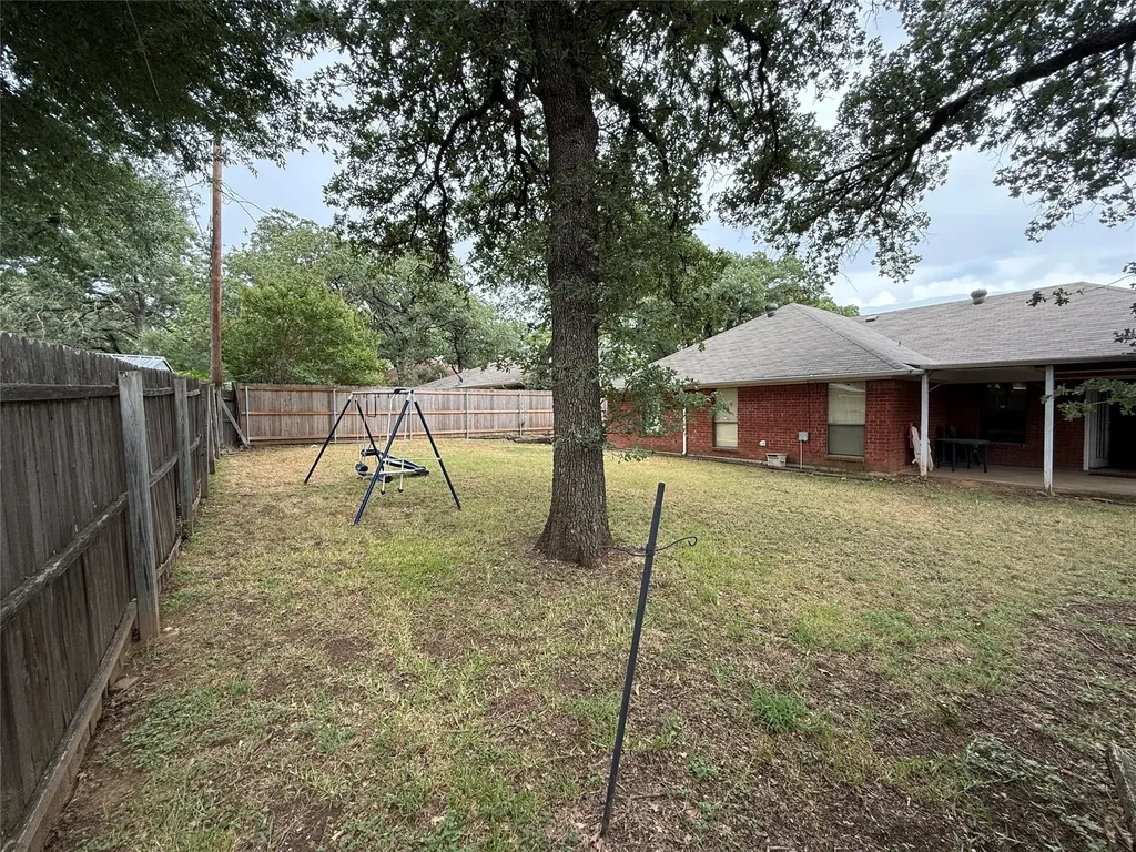 2123 Turf Club Drive Arlington TX 76017
