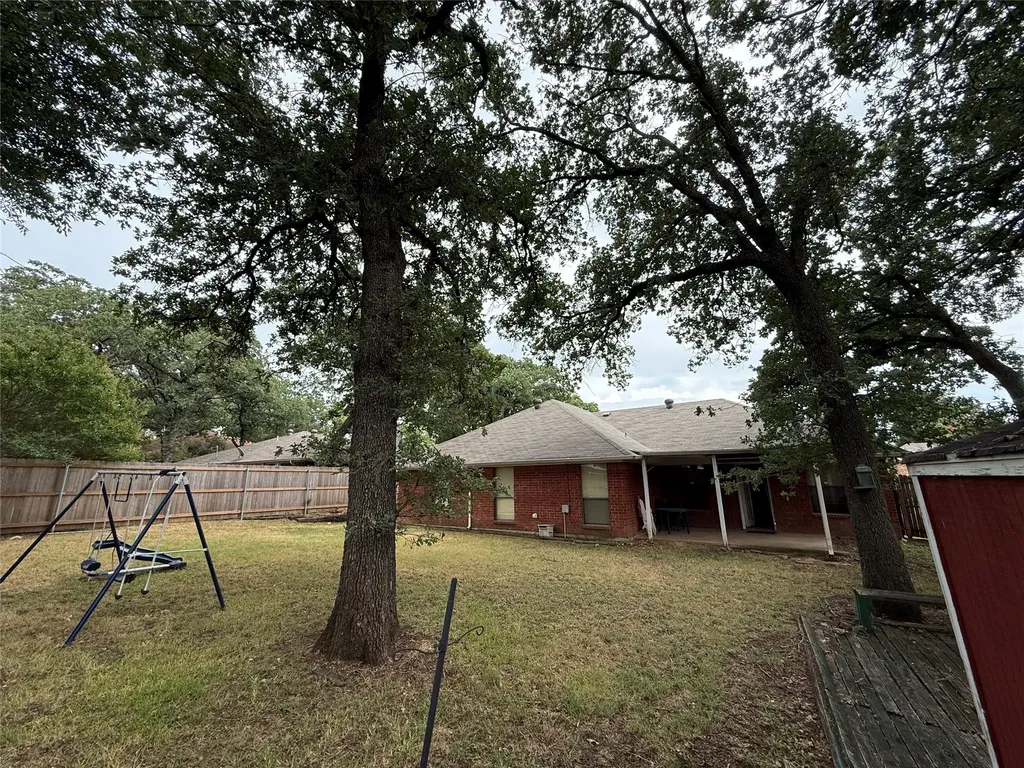 2123 Turf Club Drive Arlington TX 76017