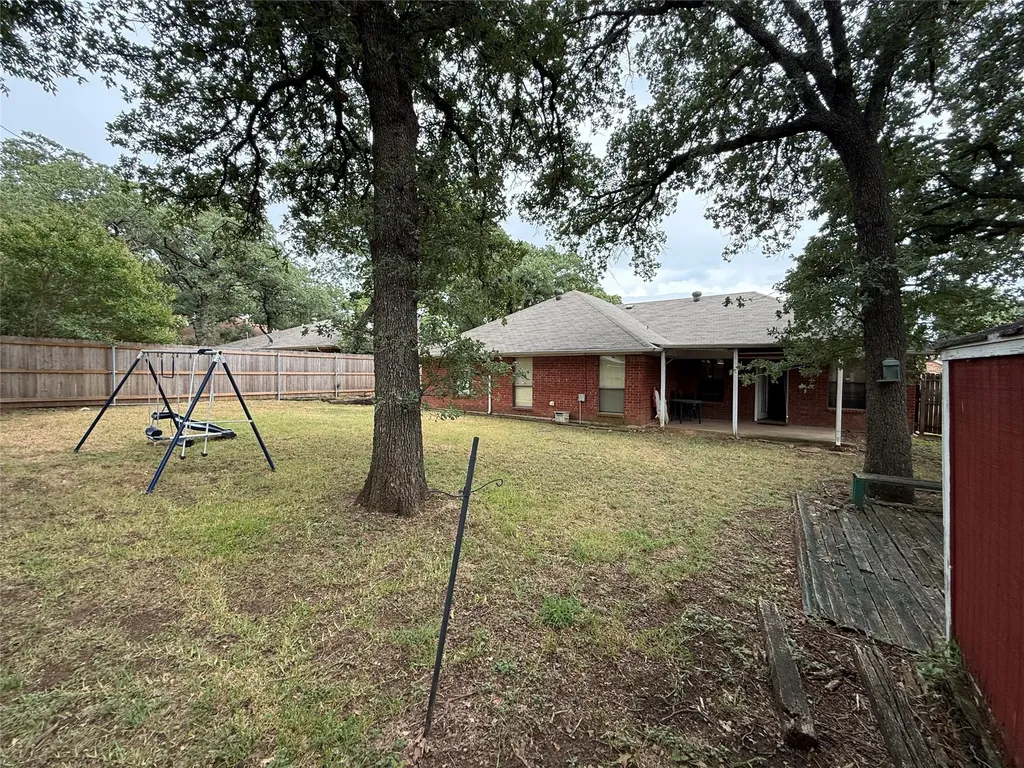 2123 Turf Club Drive Arlington TX 76017