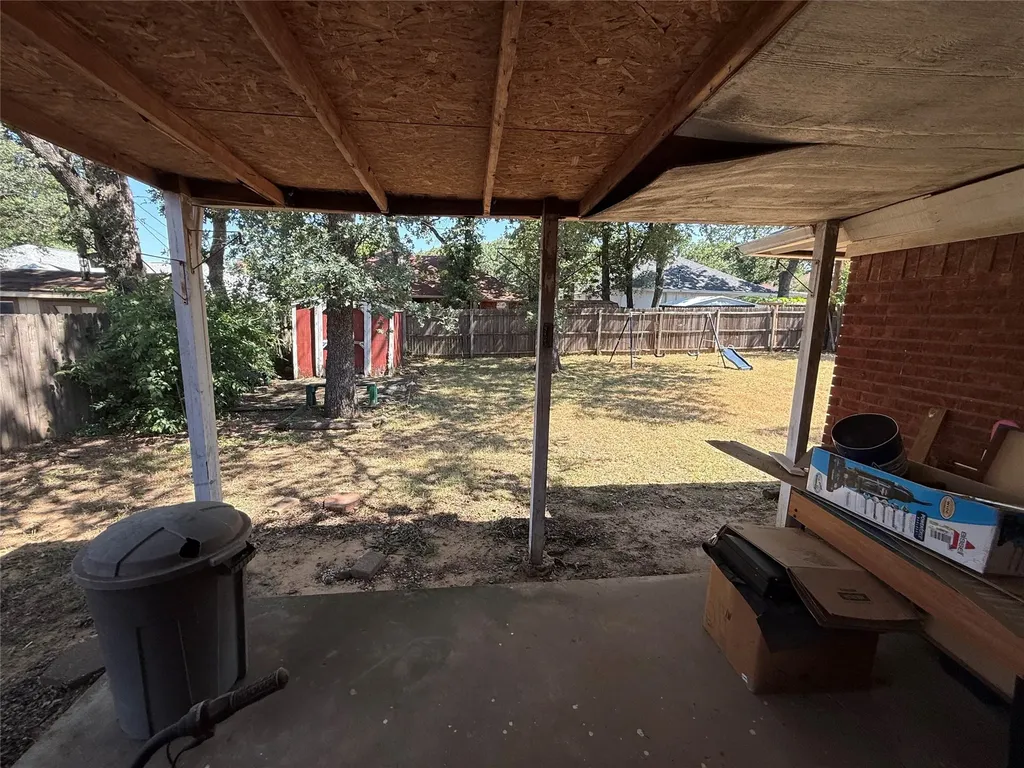 2123 Turf Club Drive Arlington TX 76017