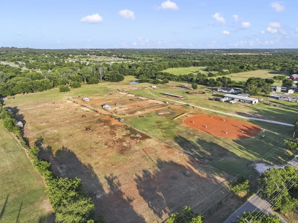 711 County Road 701 Cleburne TX 76031