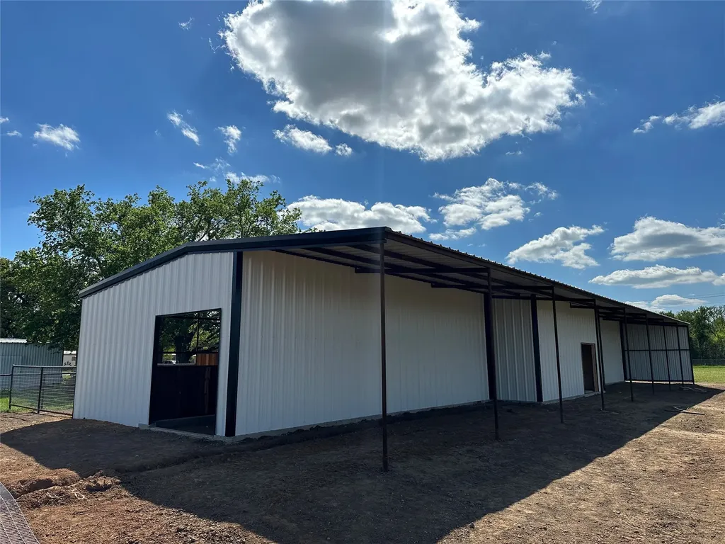 711 County Road 701 Cleburne TX 76031