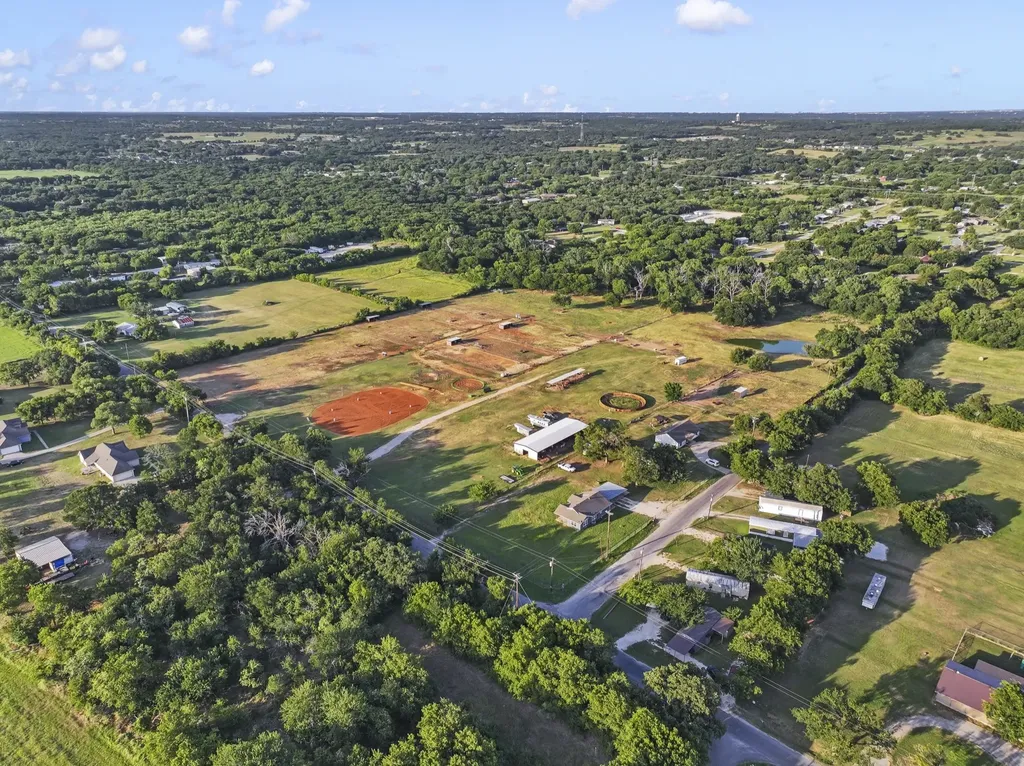 711 County Road 701 Cleburne TX 76031
