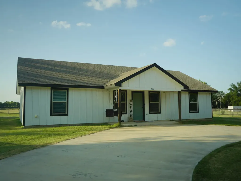 711 County Road 701 Cleburne TX 76031