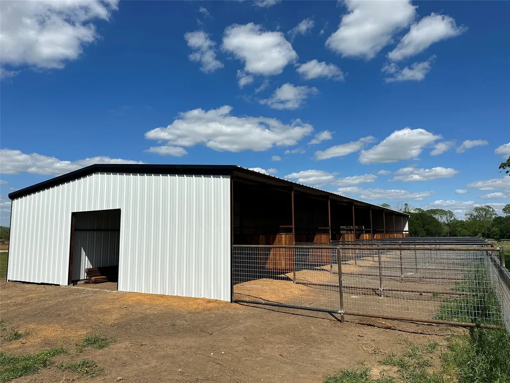 711 County Road 701 Cleburne TX 76031