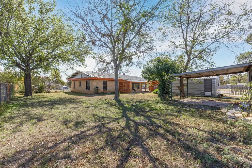 2609 Coggin Avenue Brownwood TX 76801