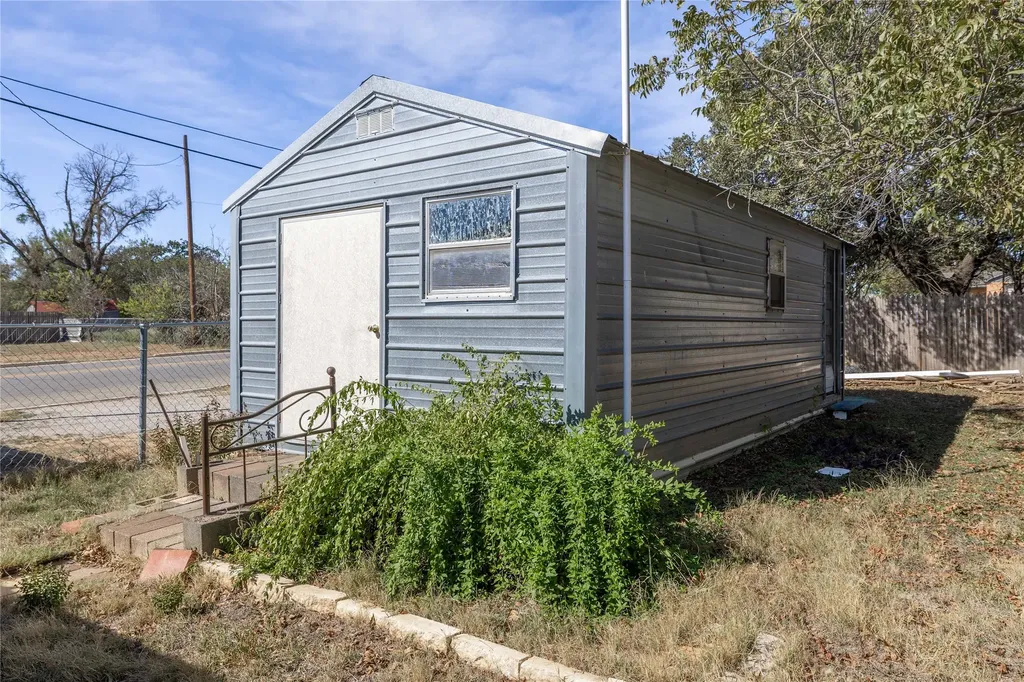 2609 Coggin Avenue Brownwood TX 76801