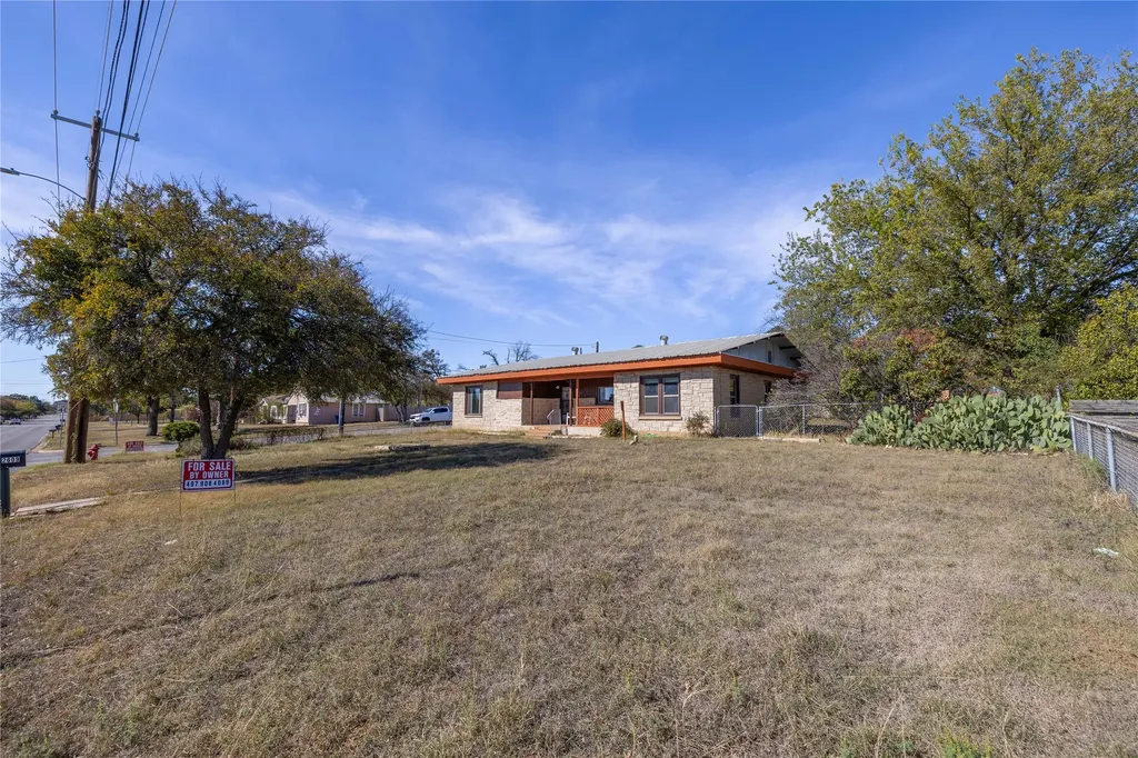 2609 Coggin Avenue Brownwood TX 76801