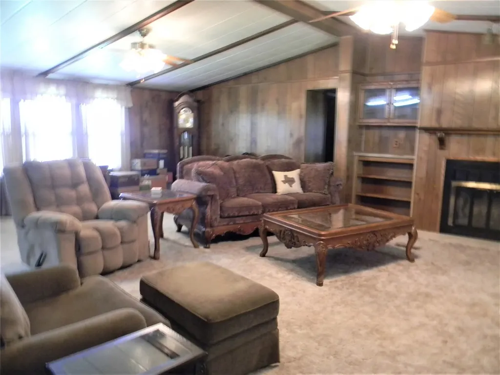 245 Private Road 4214 Decatur TX 76234
