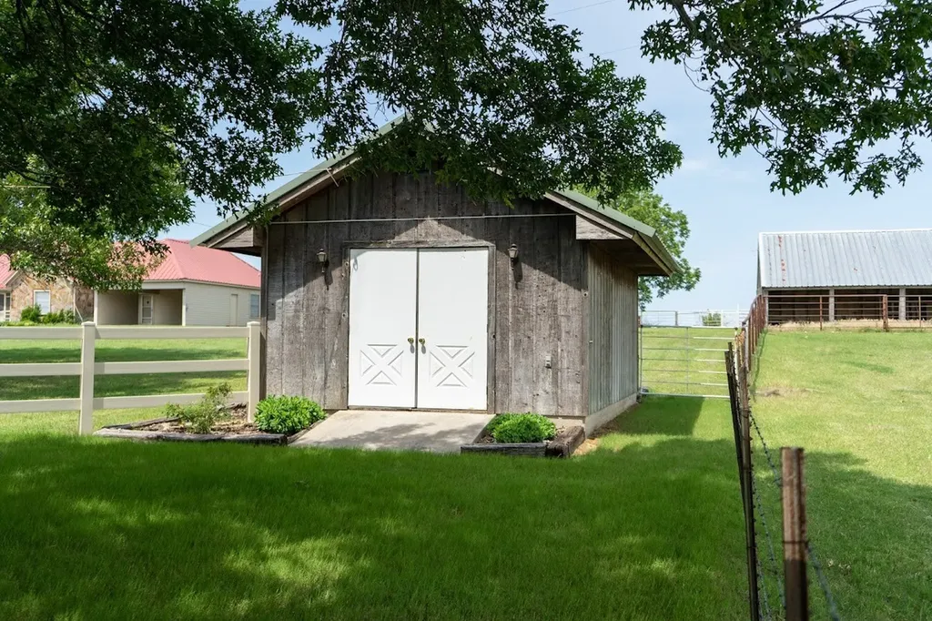 245 Private Road 4214 Decatur TX 76234